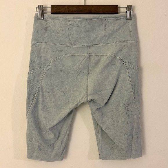 Lululemon Fast and Free Short 10" Size 8 - Picture 3 of 6